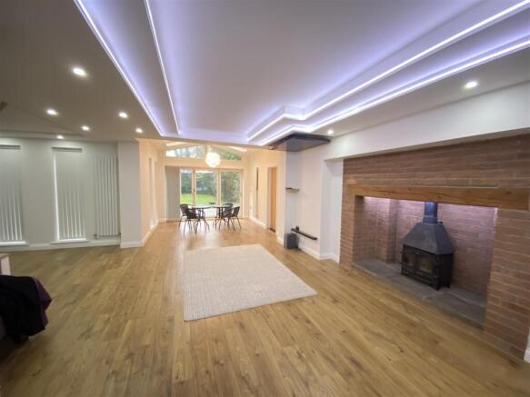 Impressive Lounge/Family Room