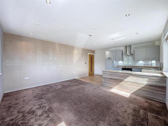 2 bed House for sale Image 5