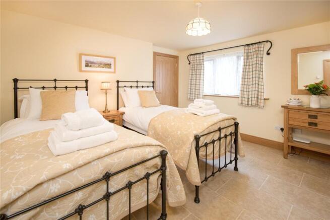Bedroom 2 (Pic 2)