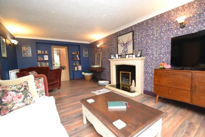 4 bed Detached for sale Image 6