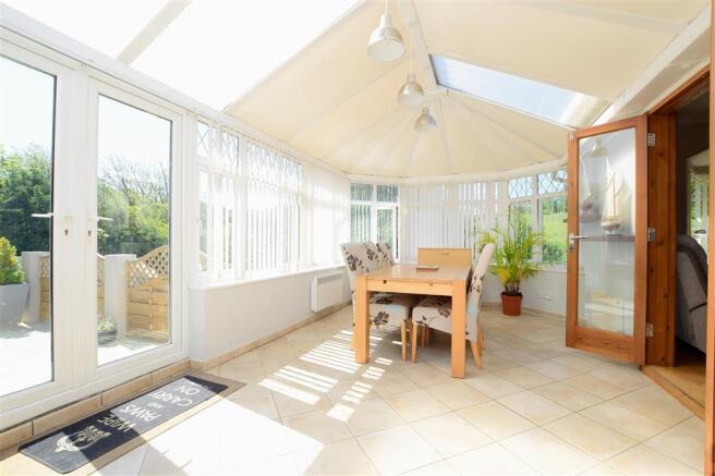 Conservatory/ Dining Room
