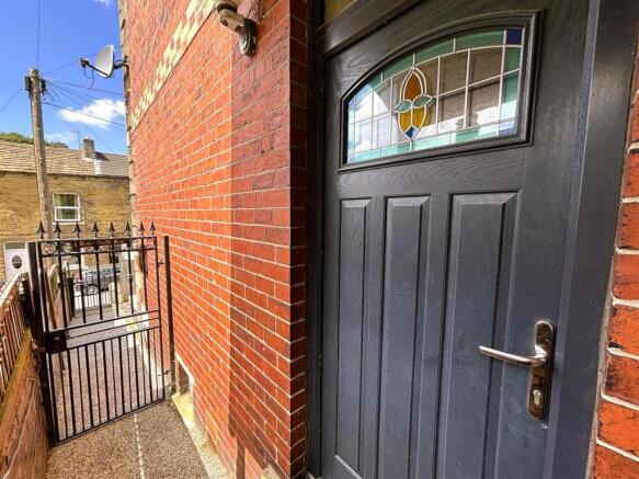 2 bed Semi-Detached for sale Image 11