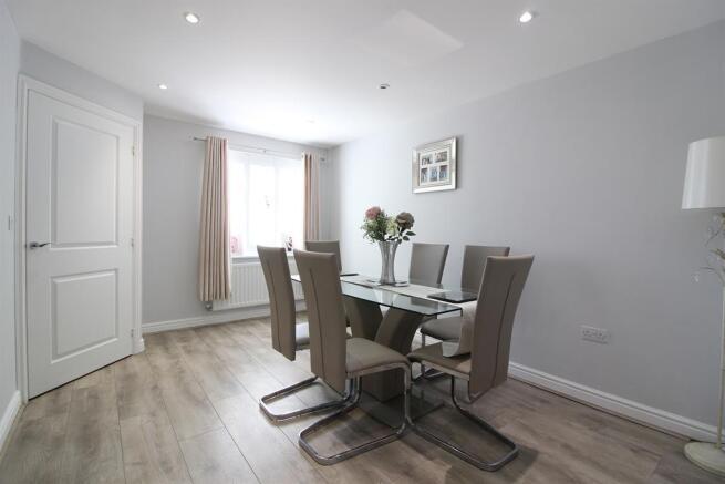 DINING ROOM / SITTING ROOM 