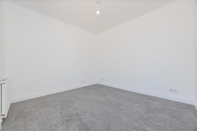 19. Bedroom 3 (2).jpg