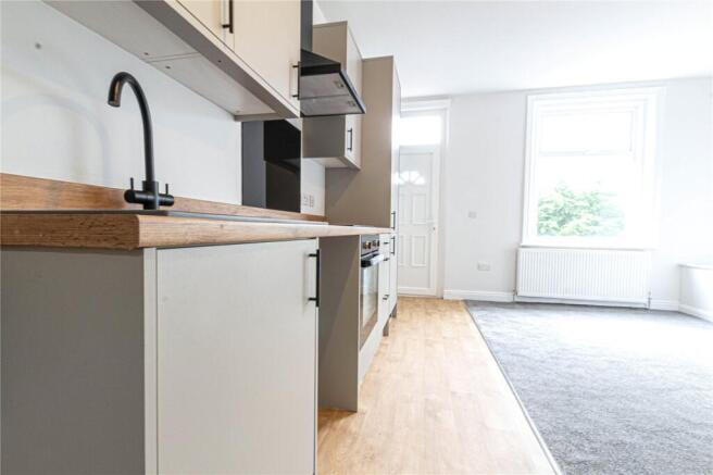 2 bed Terraced to rent Image 7
