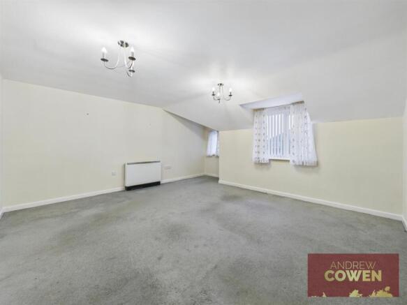 2 bed Flat for sale Image 6
