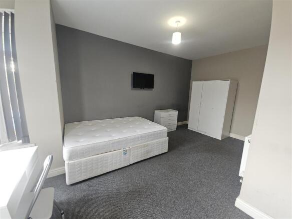 1 bed House Share to rent Image 4