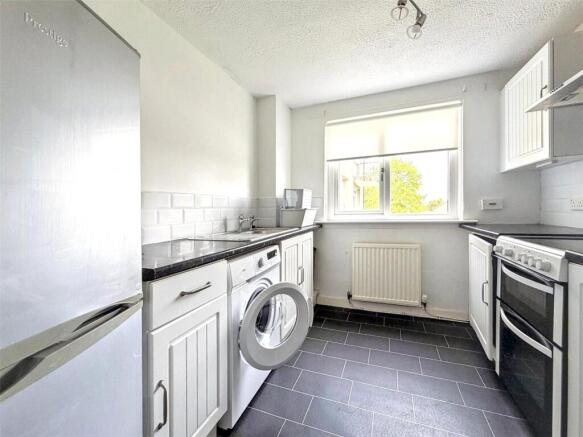 Lindores Drive, East Kilbride, Glasgow, South Lanarkshire, G74 photo 4