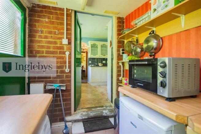 2 bed Detached Bungalow for sale Image 10