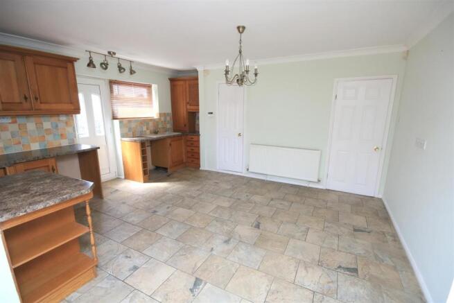 OPEN PLAN LIVING/ DINING/ KITCHEN