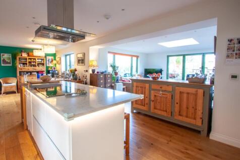 Camp Road, Oldbury-on-Severn, BS35