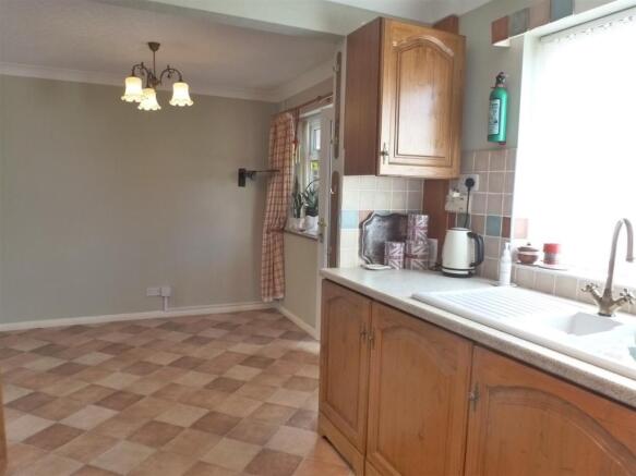 KITCHEN/BREAKFAST RO