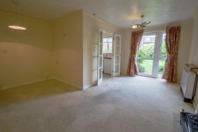 L- Shaped Lounge/ Dining Room