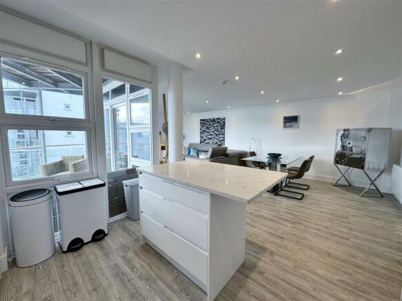 Kitchen: