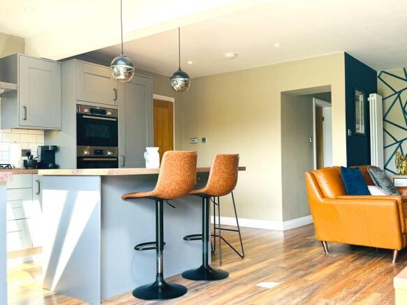 2 bed Semi-Detached for sale Image 6