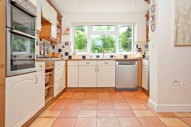 Fitted kitchen
