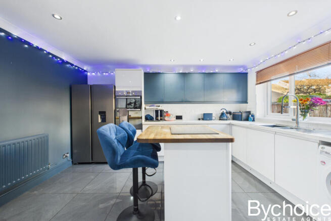 CAM05454G0-PR0088-STILL010