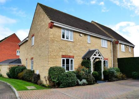 Kestrel Close, Calne