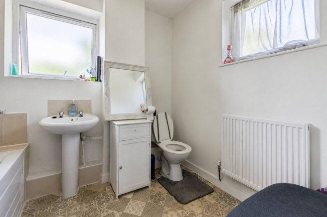 3 bed Semi-Detached for sale Image 10