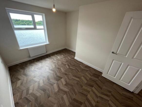 2 bed Flat to rent Image 6