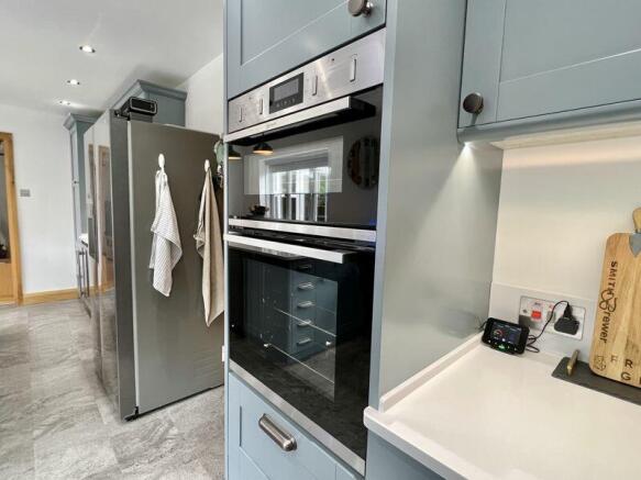 KITCHEN BREAKFAST ROOM