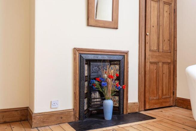 3 bed Terraced for sale Image 8