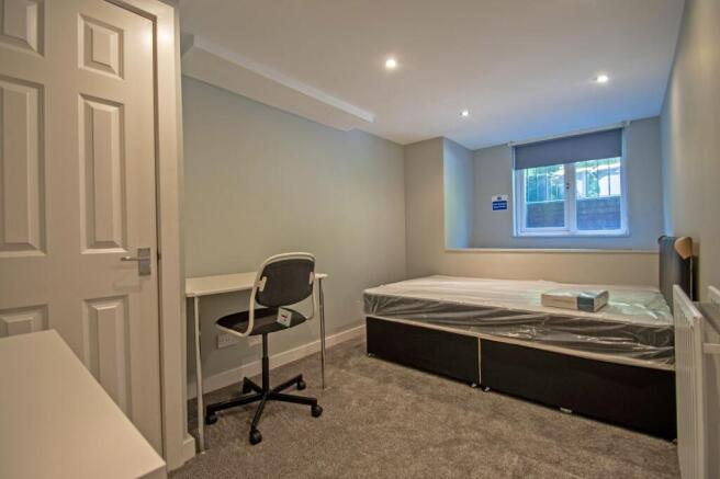 6 bed Terraced to rent Image 5