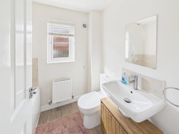 4 bed Detached for sale Image 6