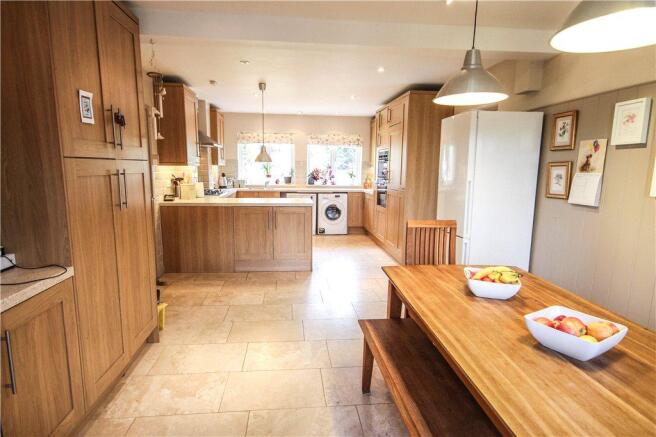 Kitchen/ Dining Room