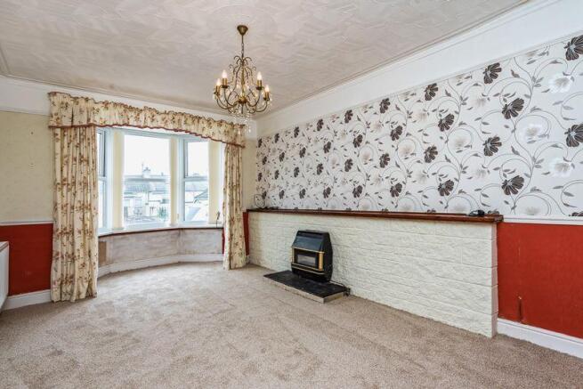 FRONT LOUNGE