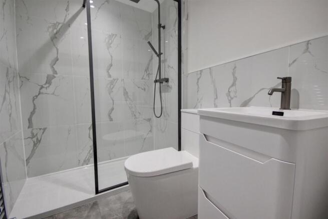 2 bed Apartment for sale Image 5