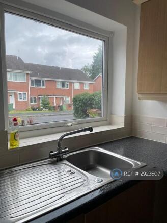 2 bed Terraced to rent Image 12
