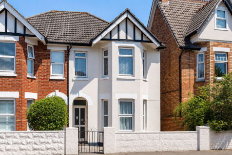 Sandbanks Road, Poole, BH14