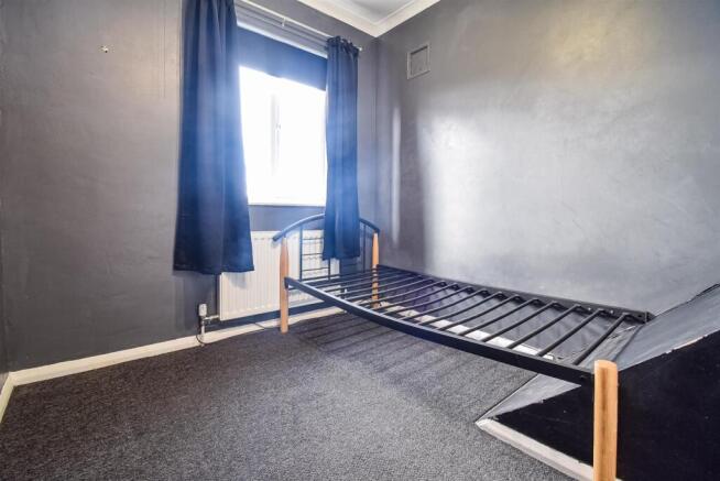 3 bed Semi-Detached to rent Image 11