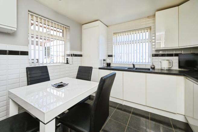 Oak Tree Road, Alfreton, DE55 photo 4