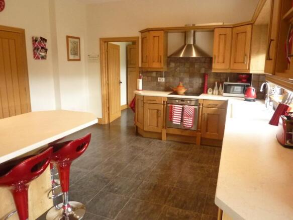 KITCHEN/BREAKFAST ROOM