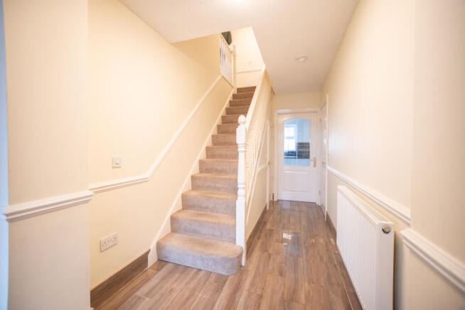 4 bed Detached to rent Image 4