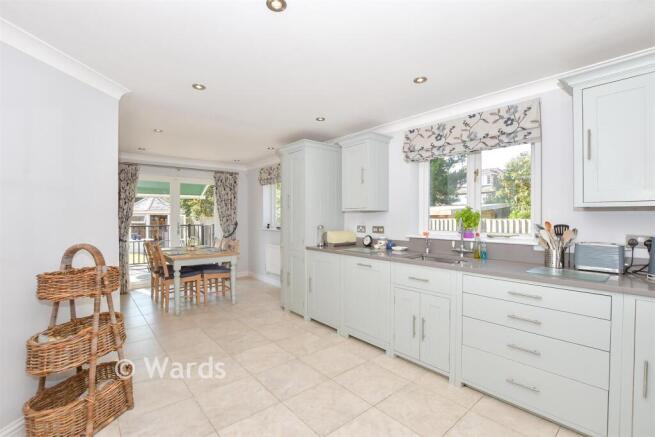 Kitchen/ Breakfast Room