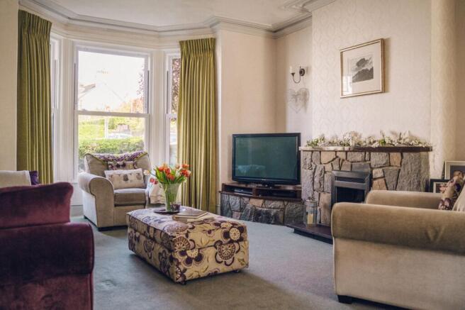 Ystafell Fyw a Bwyta / Living and Dining Room