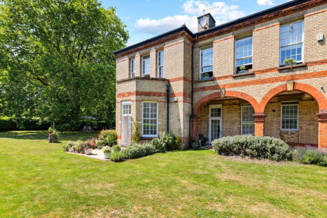 Eastman Way, Epsom, KT19 8DF