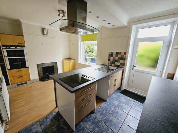 2 bed Terraced to rent Image 9