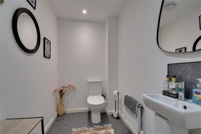 3 bed Semi-Detached for sale Image 9
