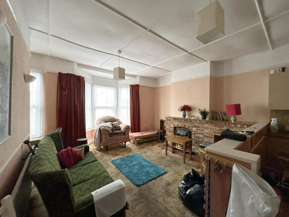 Lounge T202510060927.jpg