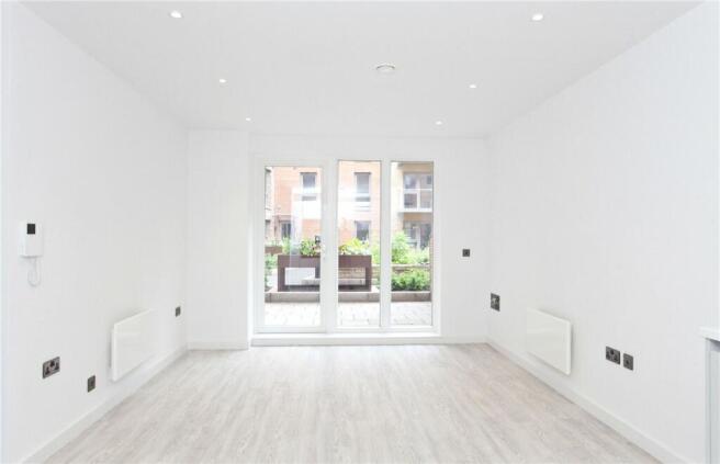 2 bed Apartment to rent Image 4