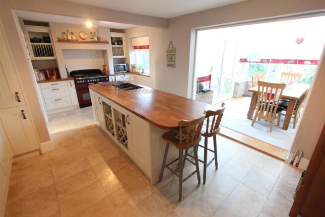 Breakfast kitchen to