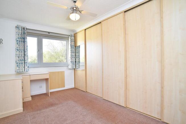 3 bed Flat for sale Image 11