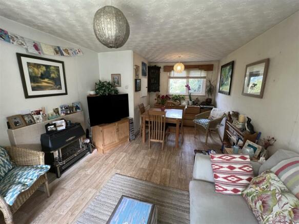 Sitting/Dining Room
