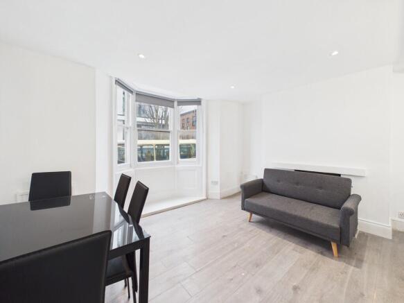 CAM04693G0-PR0108...