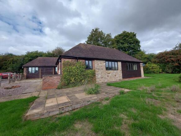 3 Bed Rural Barn Conversion TO LET - Atterley
