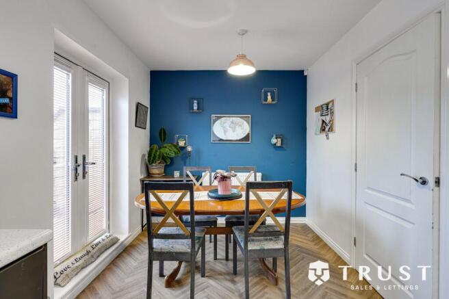 3 bed Terraced for sale Image 7